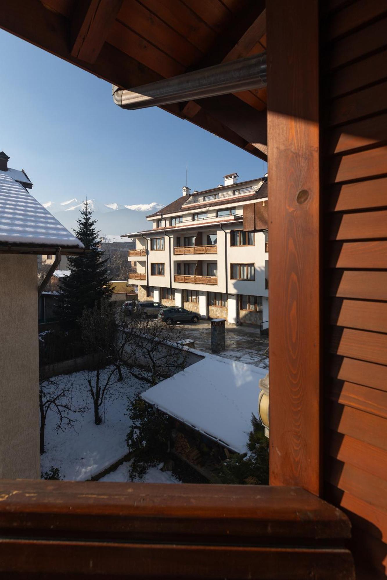 Refurbished Studios, Mountain View Balconies, Minutes From Gondola بانسكو المظهر الخارجي الصورة